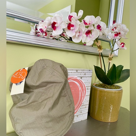 Dockers Newsboy Tan Cap - Picture 7 of 7